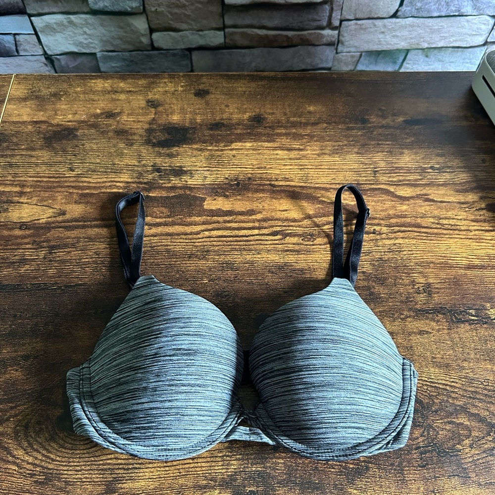 Victorias Secret Bra Women’s Size 32C